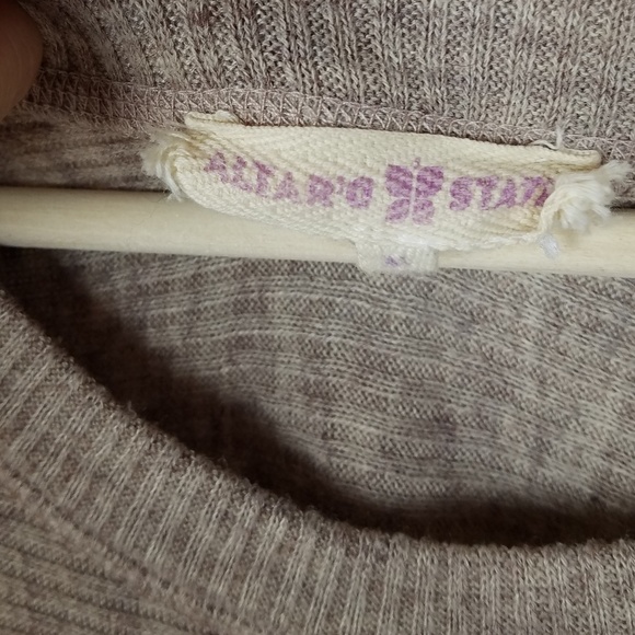 Sweater - Picture 3 of 6